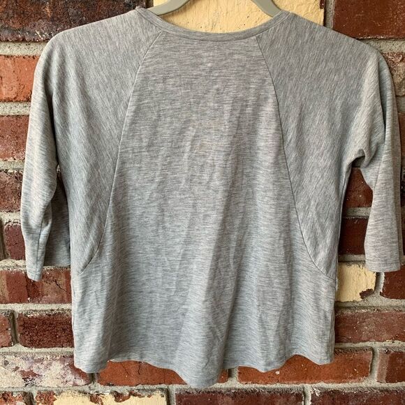Girls 10/12 Adidas grey shirt - Picture 3 of 3